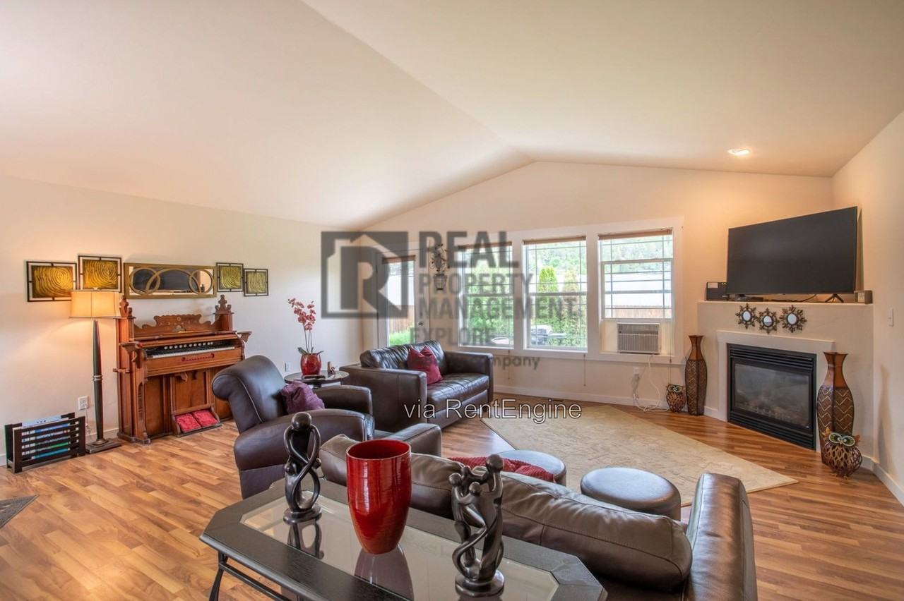 1900 Teal Dr - Photo 6 of 18