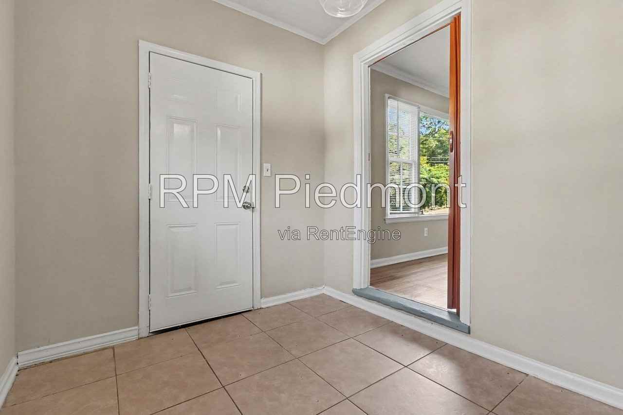 1906 Grove Ave - Photo 5 of 28