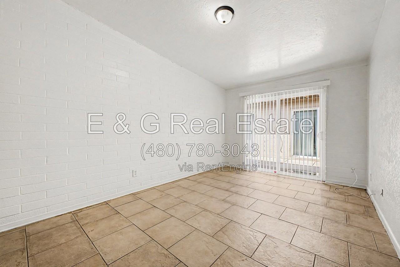 7106 N 68th Ave #3 - Photo 6 of 23