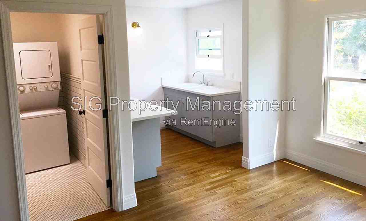 2191 El Sereno Ave #5 - Photo 4 of 11