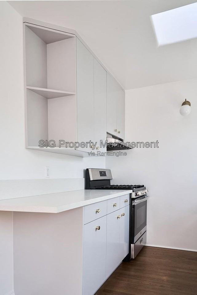 2191 El Sereno Ave #5 - Photo 6 of 11