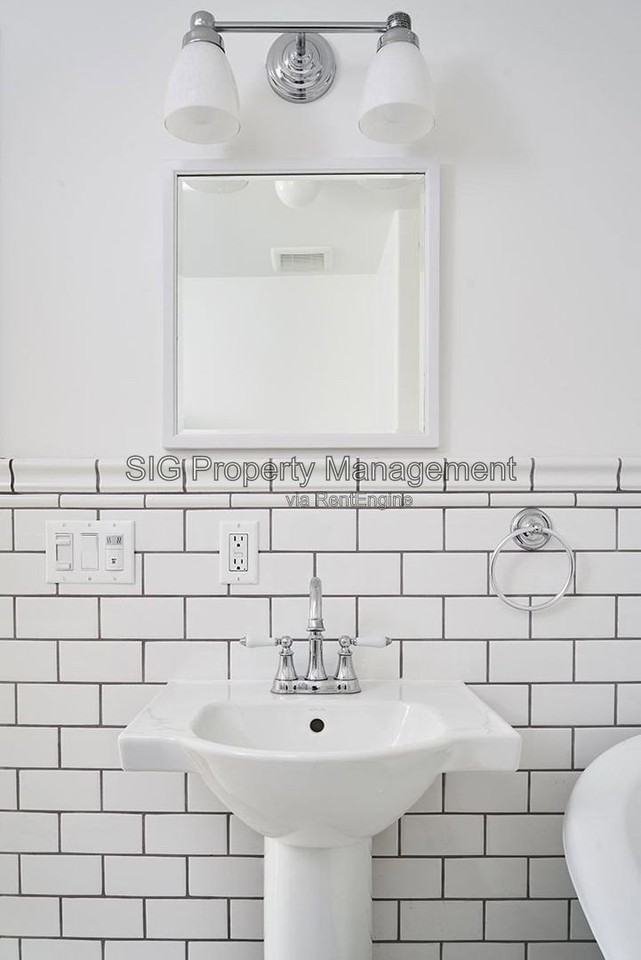 2191 El Sereno Ave #5 - Photo 7 of 11