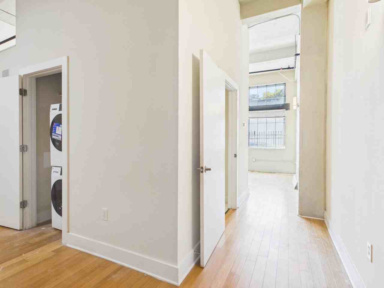 815 Perry St #204 - Photo 2 of 33