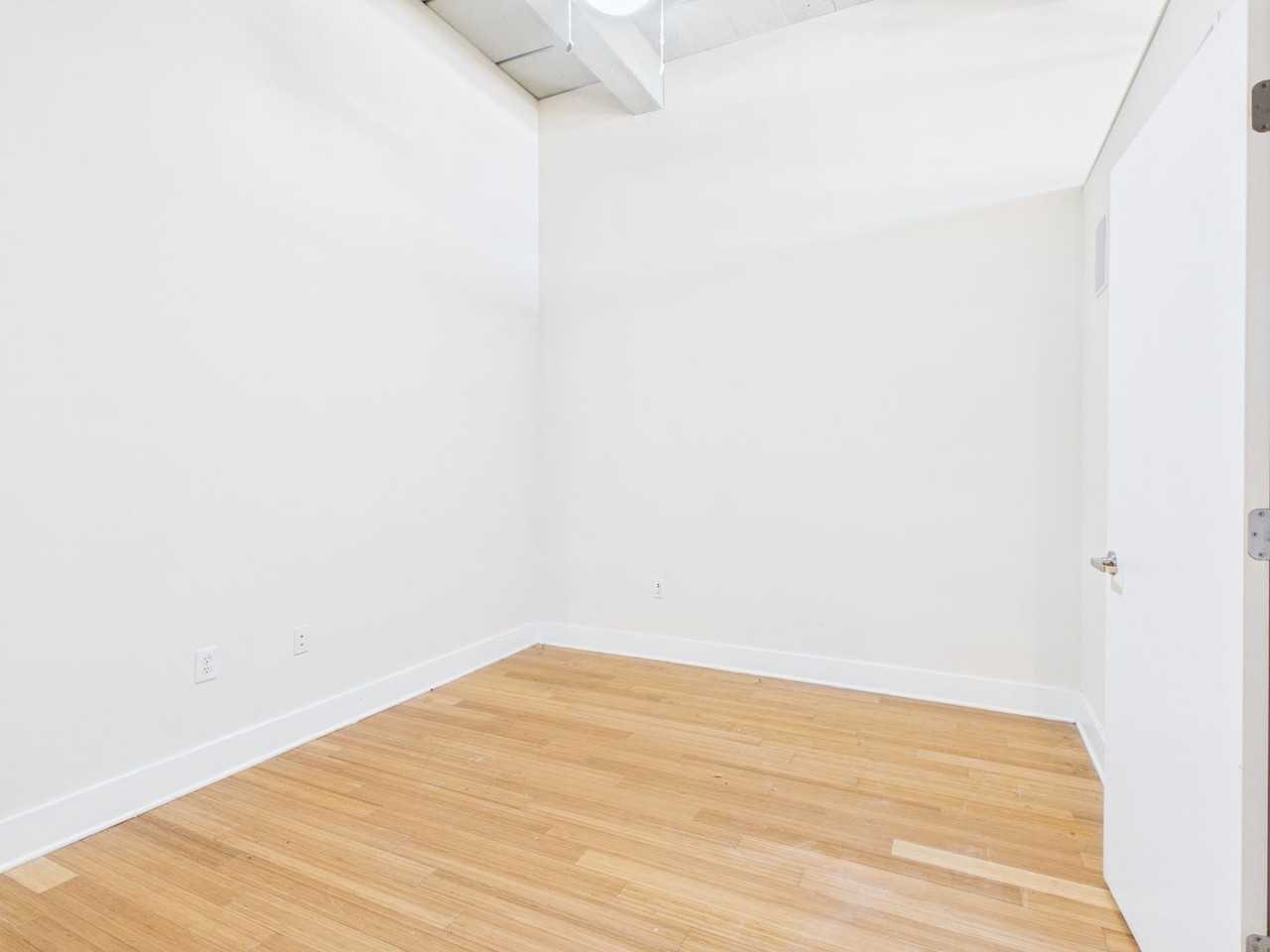 815 Perry St #204 - Photo 5 of 33