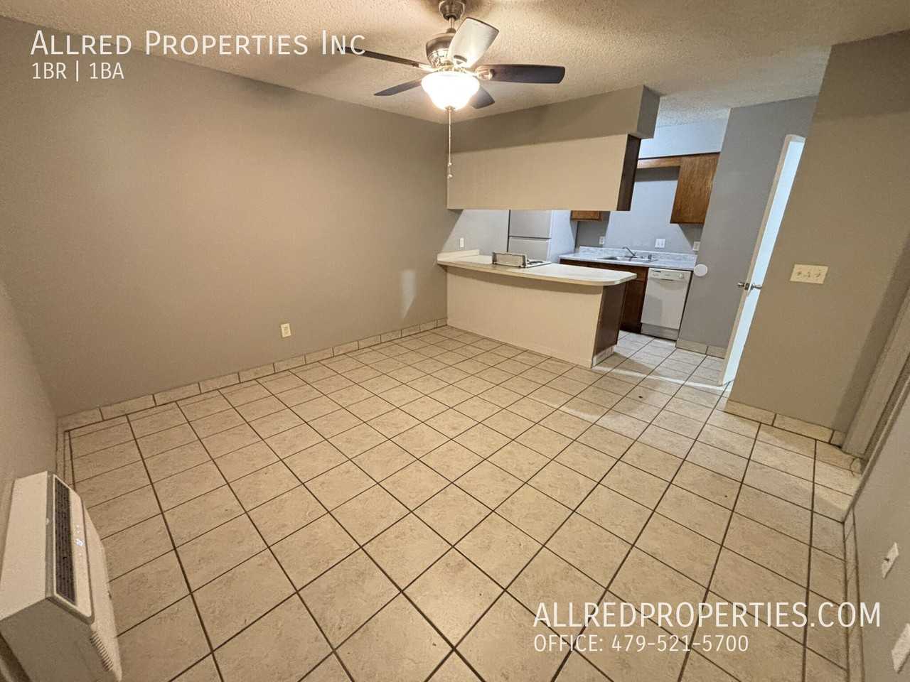 1390 W Wedington Dr #11 - Photo 4 of 10