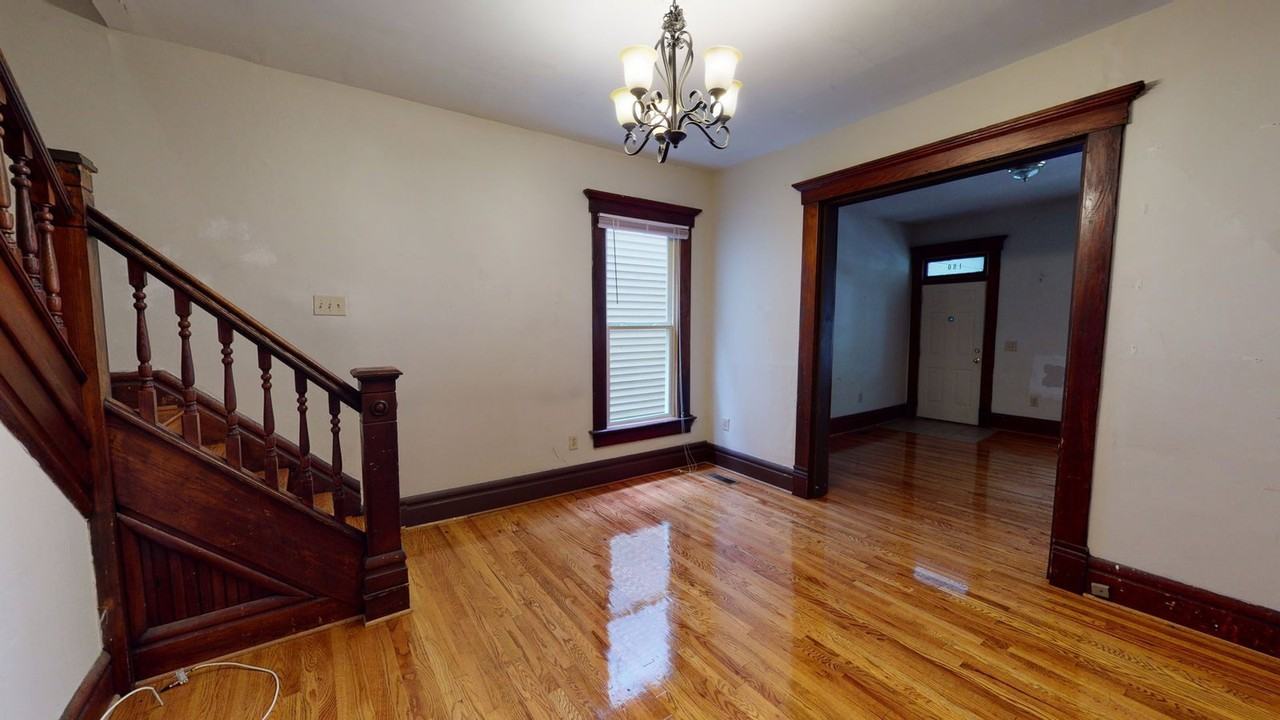 180 W 8th Ave - Photo 4 of 10