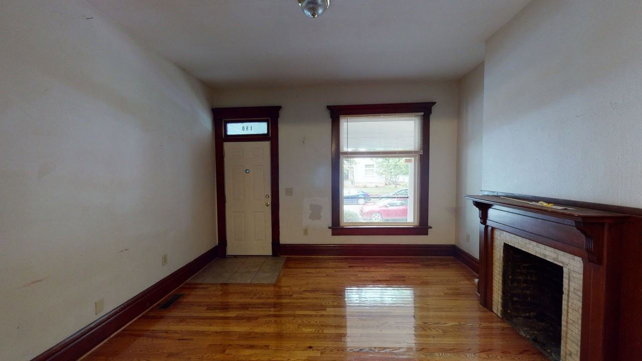 180 W 8th Ave - Photo 5 of 10