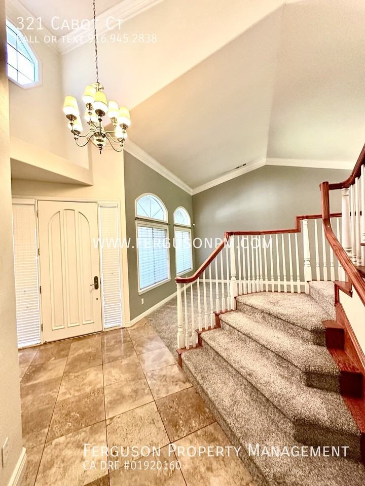 321 Cabot Ct - Photo 3 of 25