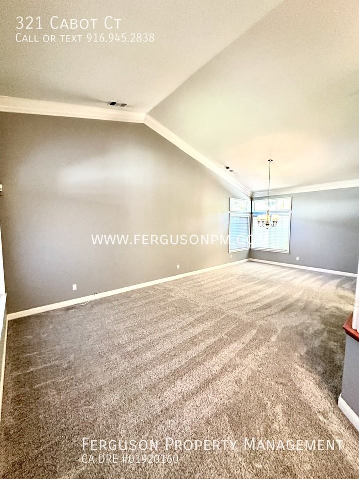 321 Cabot Ct - Photo 4 of 25