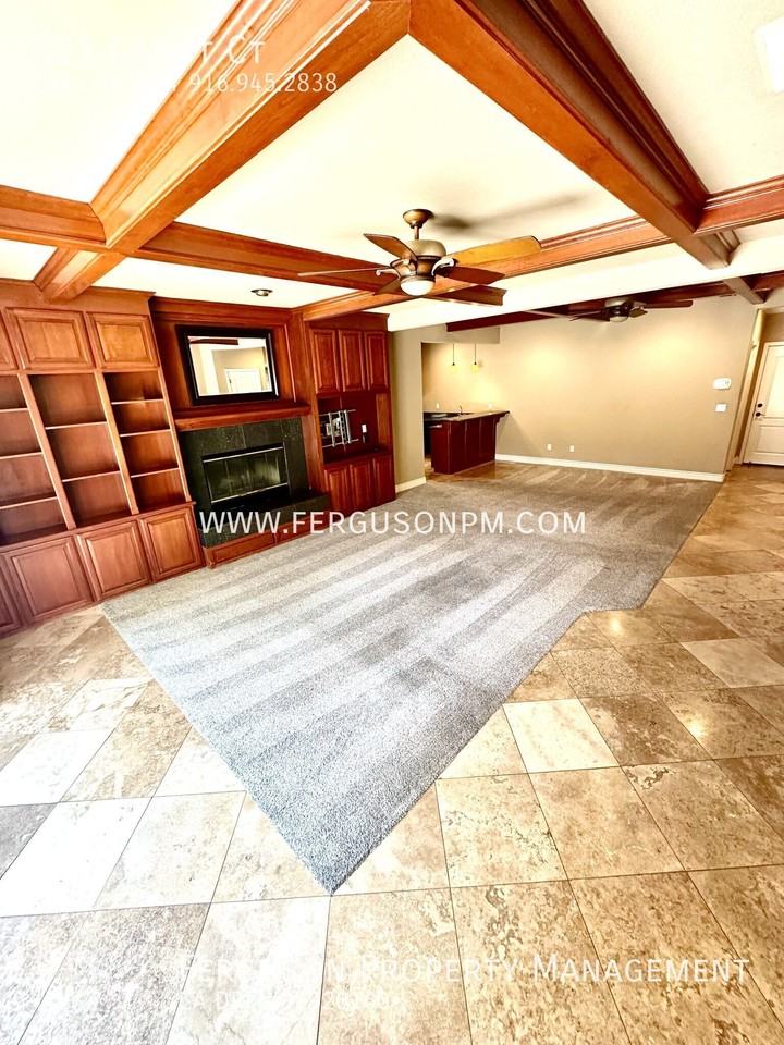 321 Cabot Ct - Photo 7 of 25