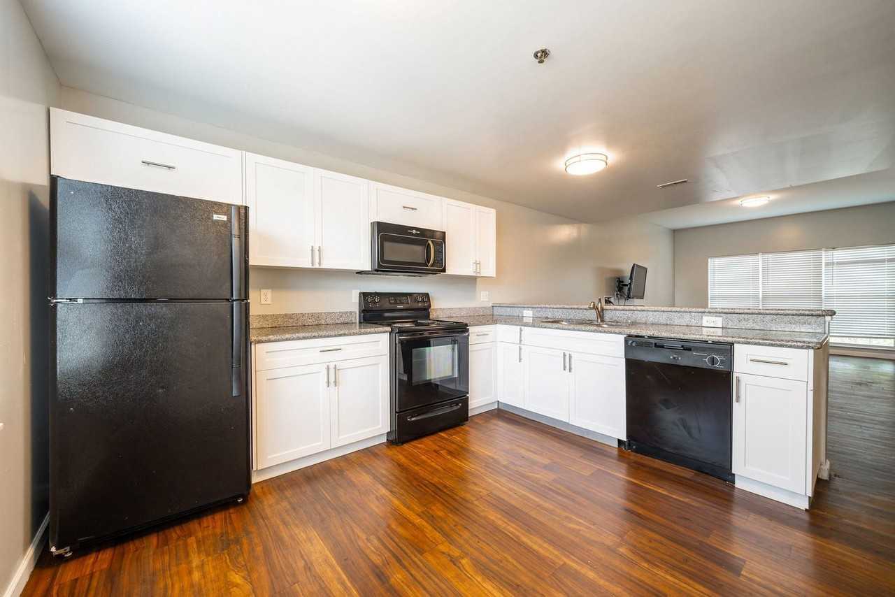 265 E 12th Ave - Photo 2 of 25