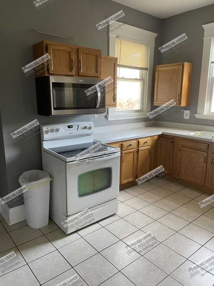 222 Trevor St - Photo 4 of 9
