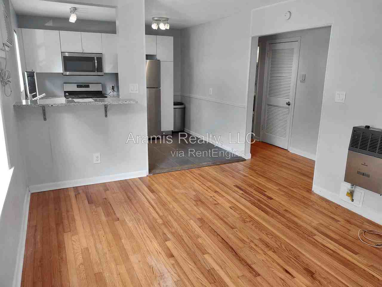 812 Piedmont Ave Ne - Photo 5 of 16