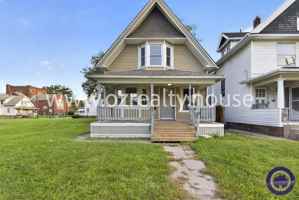 featured image of 640 Nesslewood Ave