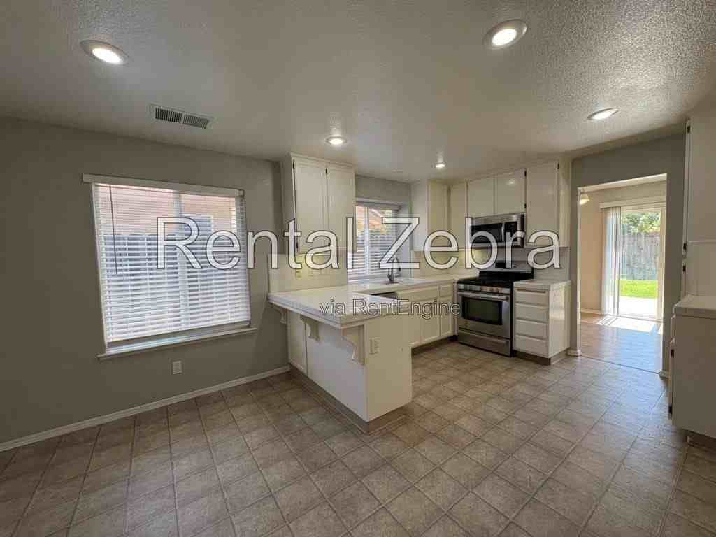 786 Kinglet Ct - Photo 7 of 19