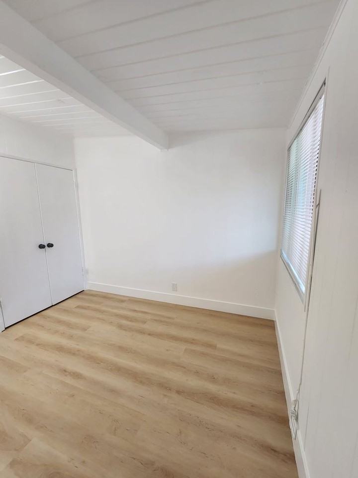 10508 S Inglewood Ave #6 - Photo 2 of 13