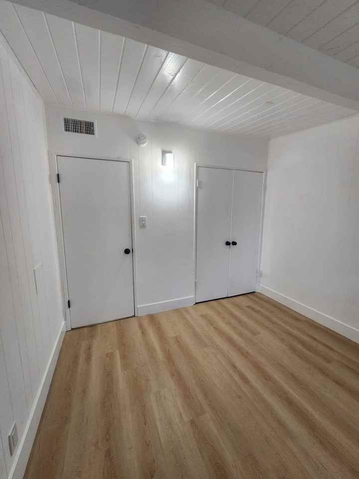 10508 S Inglewood Ave #6 - Photo 3 of 13