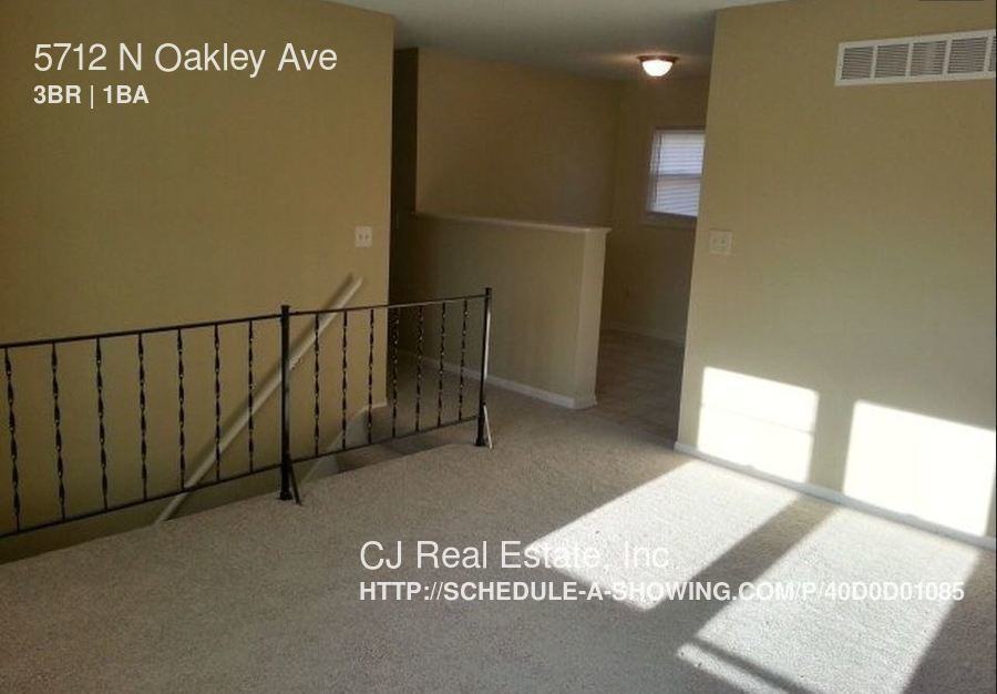 5712 N Oakley Ave - Photo 3 of 8