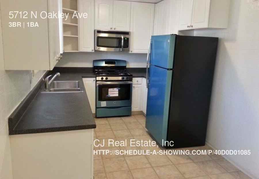 5712 N Oakley Ave - Photo 5 of 8