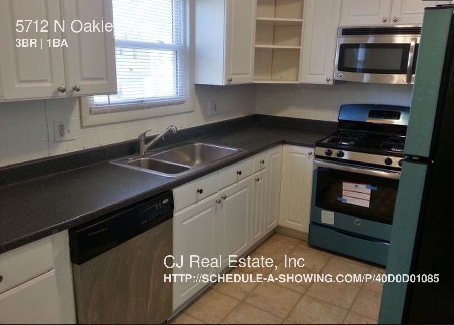 5712 N Oakley Ave - Photo 6 of 8