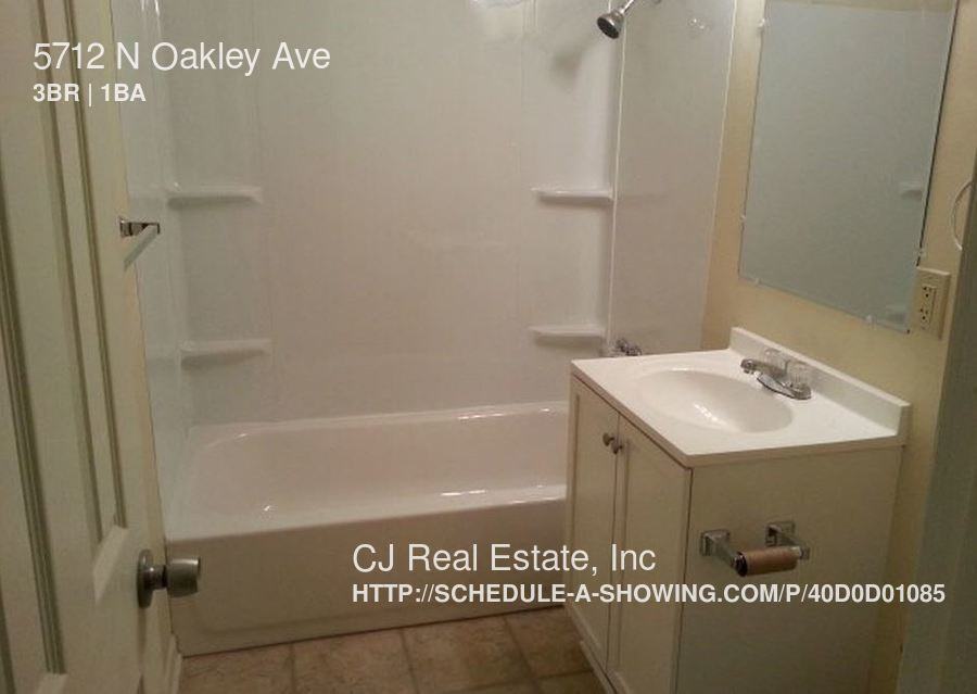 5712 N Oakley Ave - Photo 7 of 8
