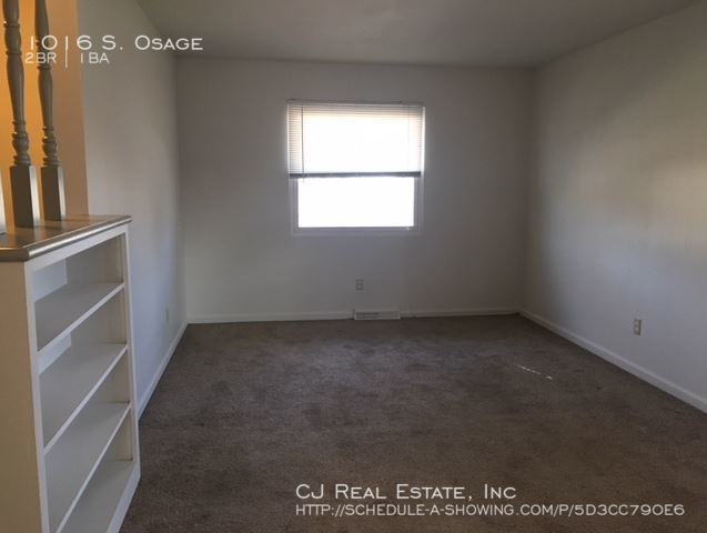1016 S Osage St - Photo 5 of 10