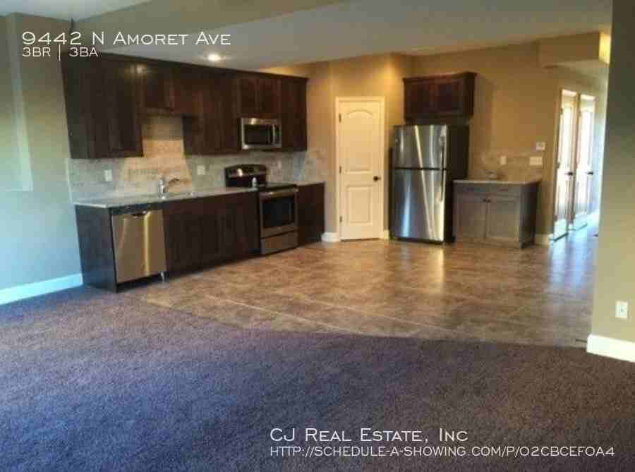 9442 N Amoret Ave - Photo 3 of 9