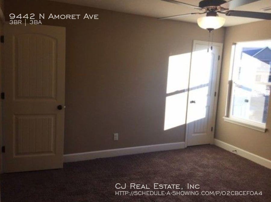 9442 N Amoret Ave - Photo 7 of 9