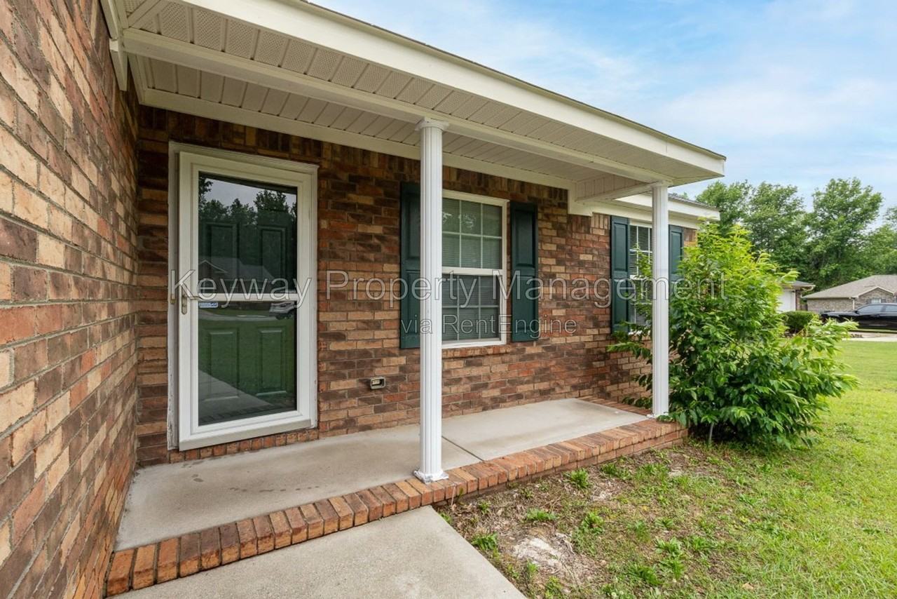 1760 Tamarind Way - Photo 4 of 16
