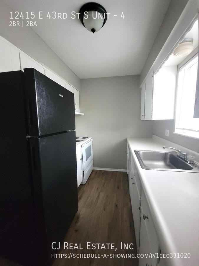 12415 E 43rd St S #4 - Photo 4 of 10