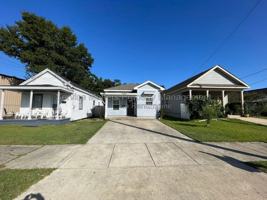 featured image of 914 E Wright St