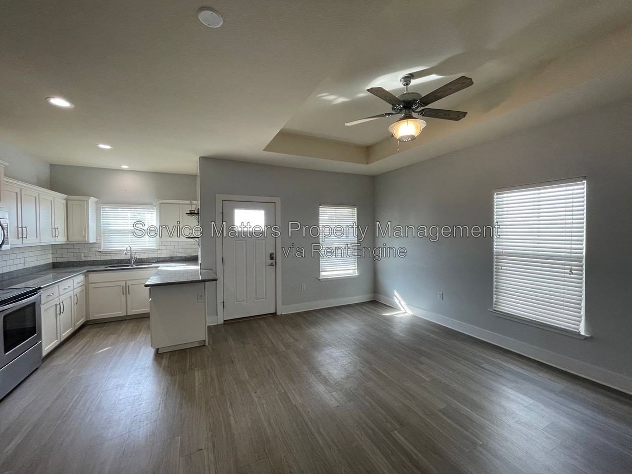 914 E Wright St - Photo 3 of 24