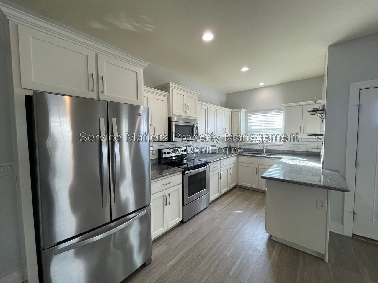 914 E Wright St - Photo 6 of 24