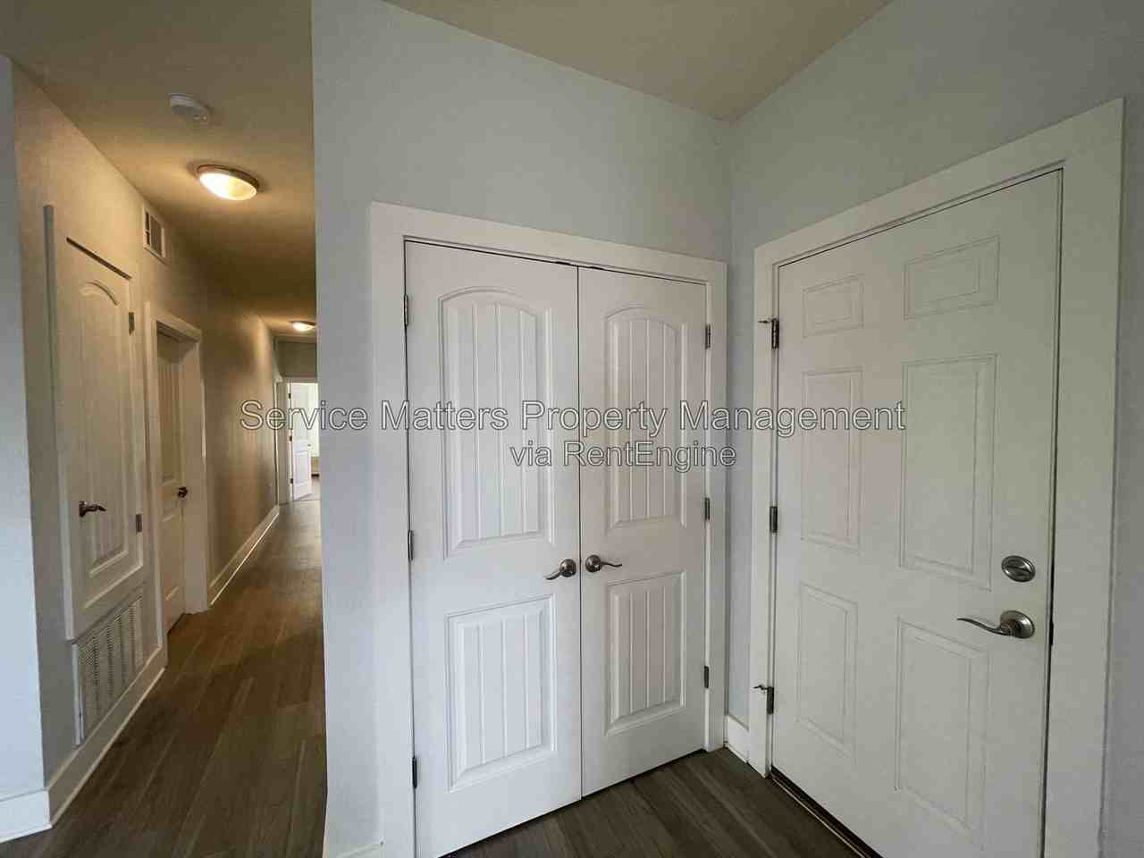 914 E Wright St - Photo 7 of 24