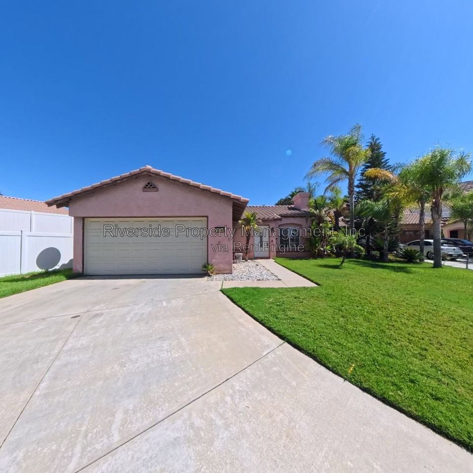 25940 Xana Way - Photo 3 of 24