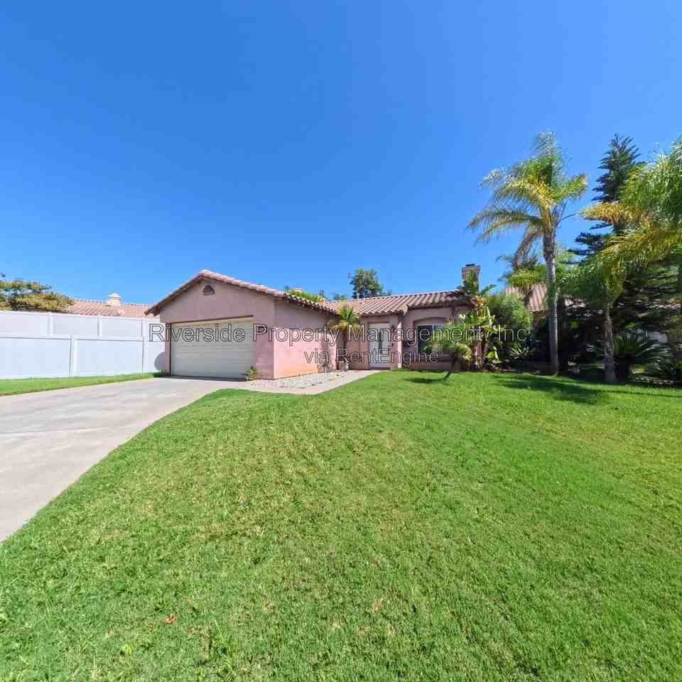 25940 Xana Way - Photo 4 of 24