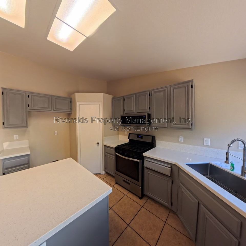 25940 Xana Way - Photo 6 of 24