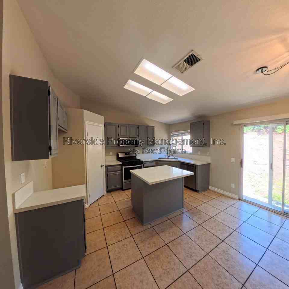 25940 Xana Way - Photo 7 of 24