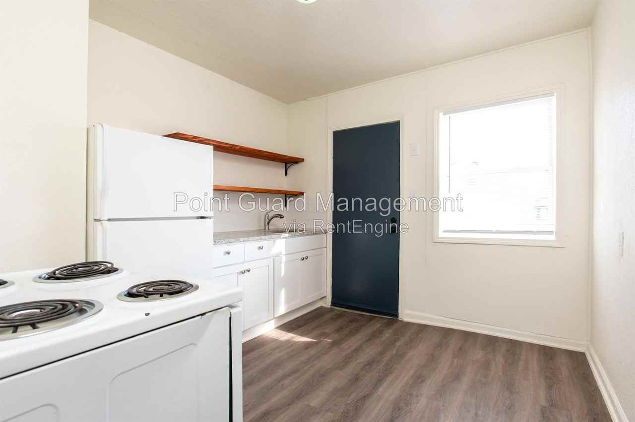 825 S Beverly Dr #825B - Photo 3 of 21