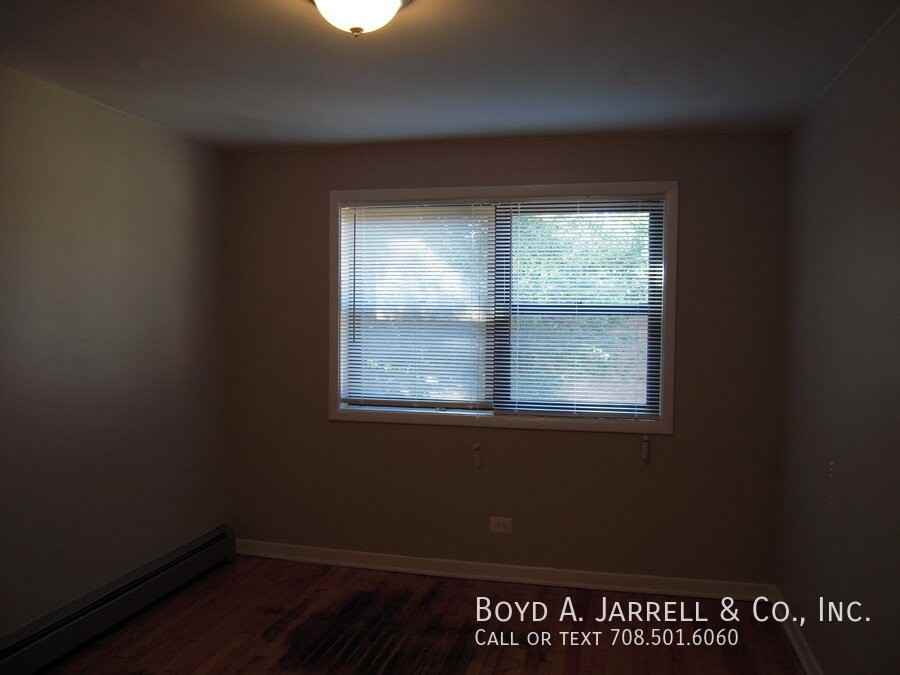 954 E 84th Pl #003-2F - Photo 7 of 15