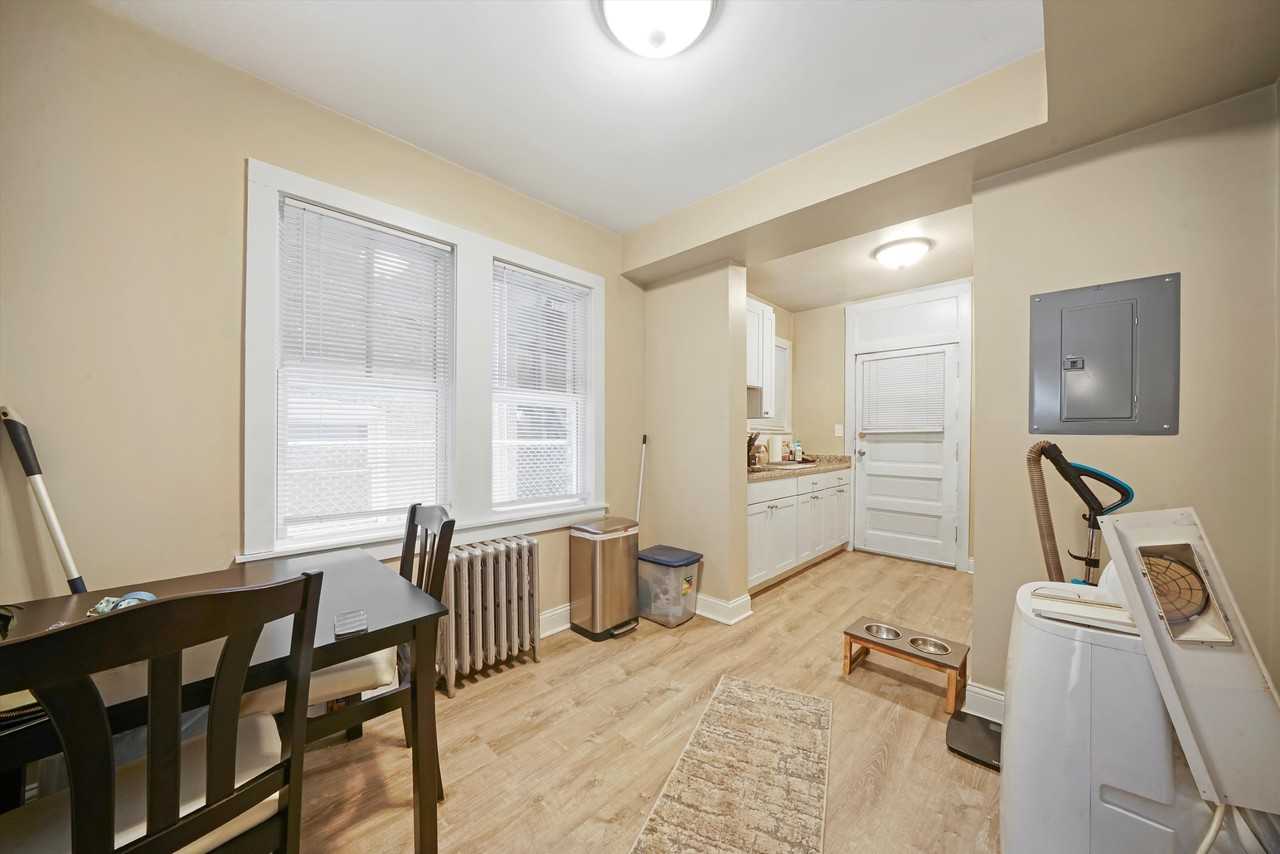 1923 Grove Ave #4 - Photo 5 of 15