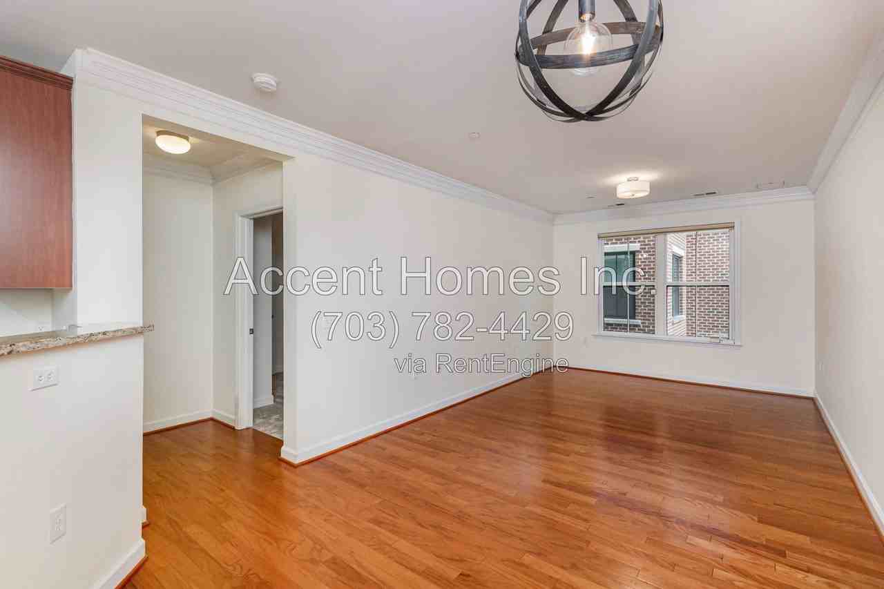 2101 N Monroe St #213 - Photo 7 of 50
