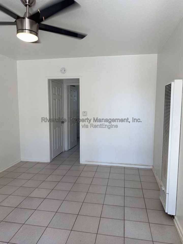 410 E 9th St - Photo 7 of 12