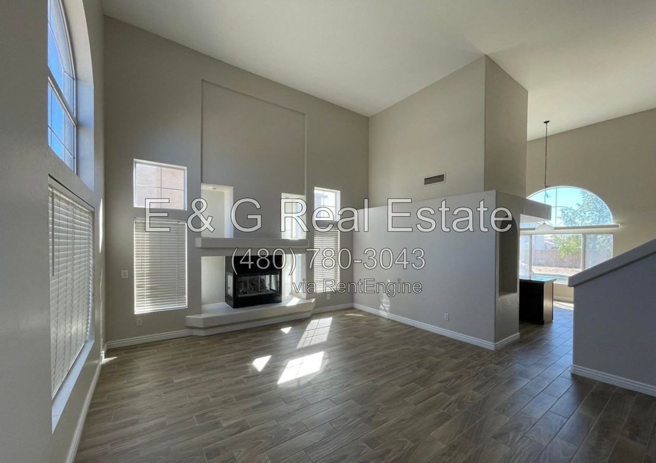 10925 W Kaler Dr - Photo 2 of 29