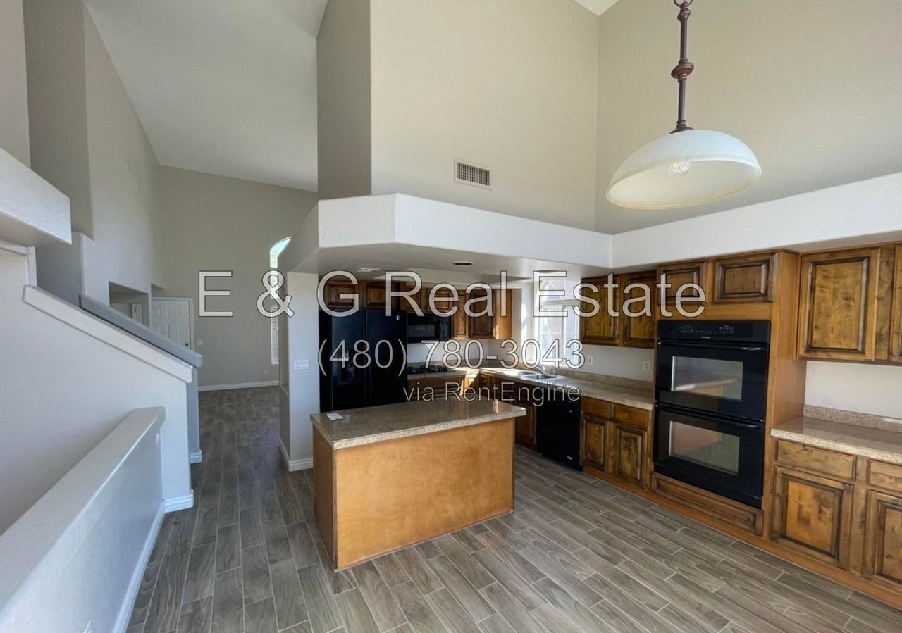 10925 W Kaler Dr - Photo 6 of 29