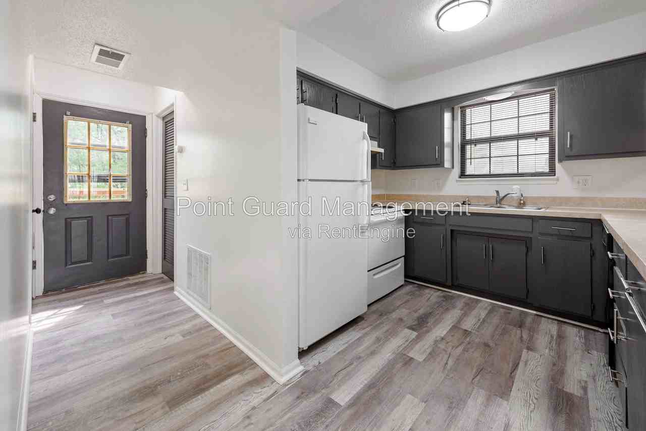 7001 N Chas Dr #D - Photo 3 of 25