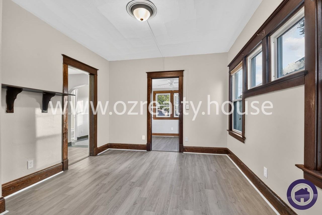 239 Licking St - Photo 3 of 24