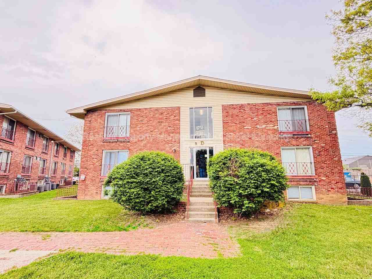 1708 Jennifer Rd #D7 - Photo 2 of 31