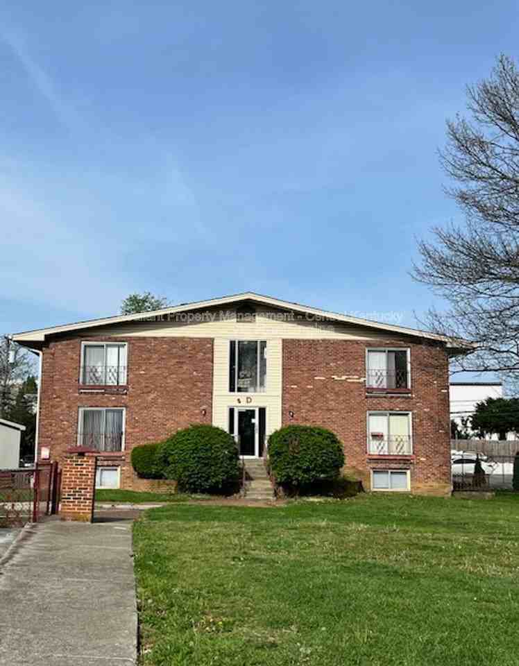1708 Jennifer Rd #D7 - Photo 3 of 31
