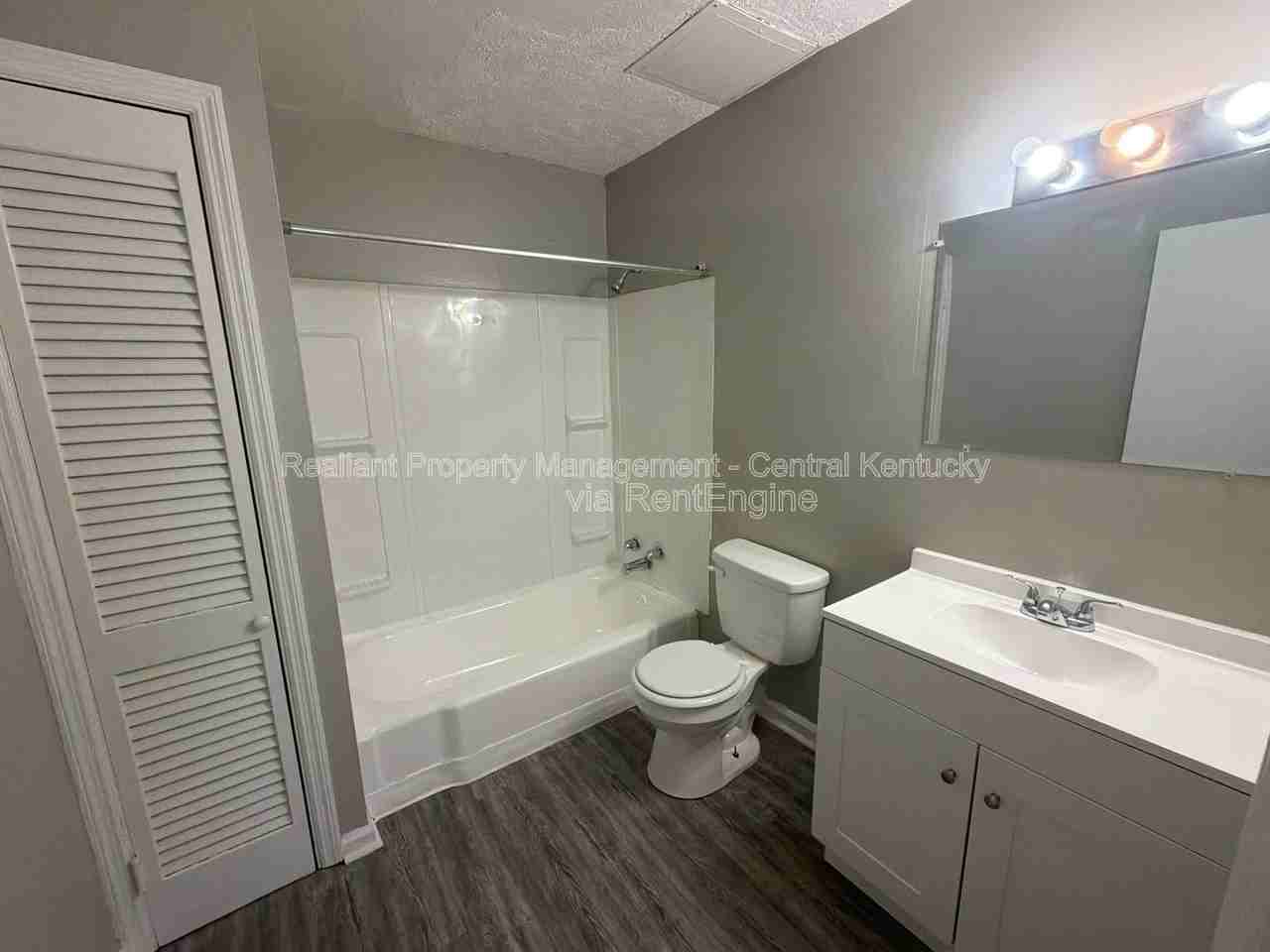 1708 Jennifer Rd #D7 - Photo 5 of 31